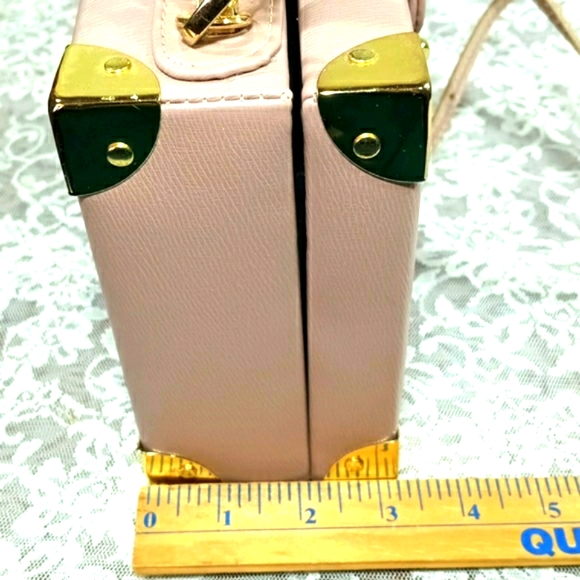 Madison West Beautiful Light Pink Handbag/Crossbody Box Women's Bag - Picture 9 of 17